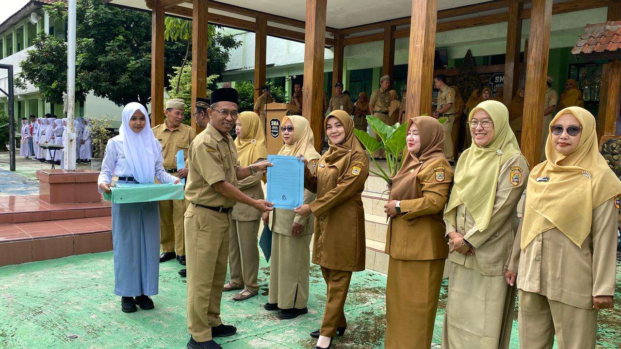 BACK TO SCHOOL SMA NEGERI 1 MOJOGEDANG